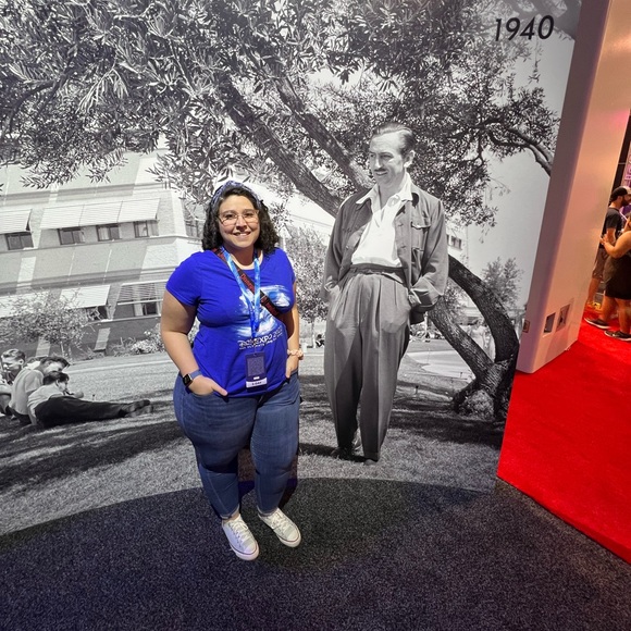 Meet your Posher, Megan - Picture 2 of 5